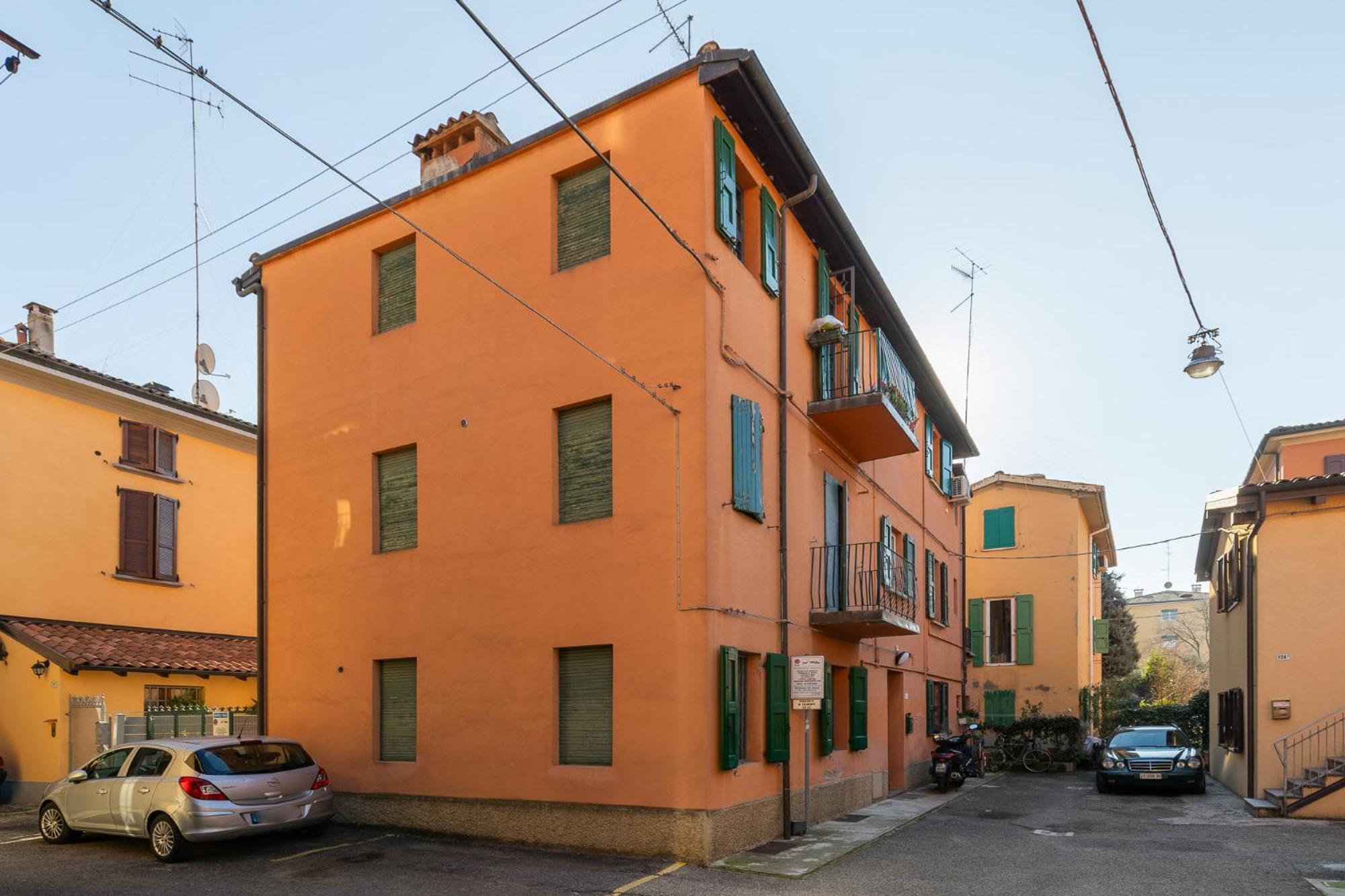 Social Costa-Holiday & Business Apartment Bologna Exteriör bild